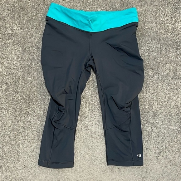 lululemon athletica Pants - EC Lululemon Team Spirit Cropped Leggings - Grey / Teal - Size 8
